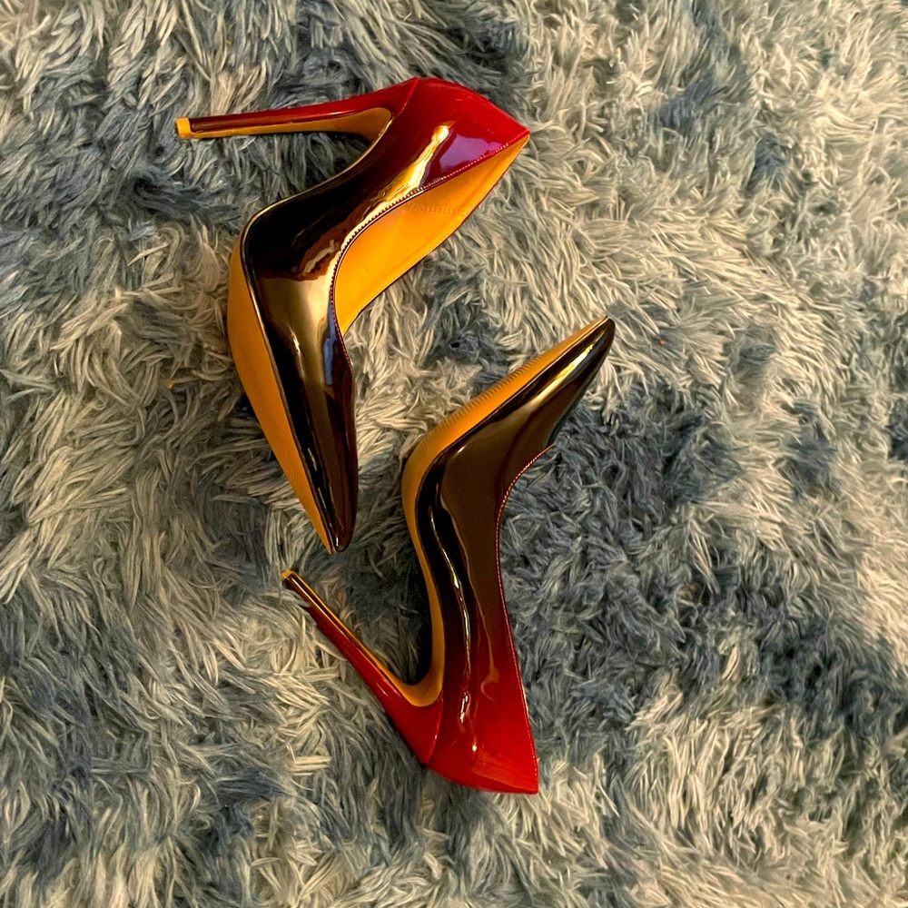 Beautiful 2 tone red and black stilletos